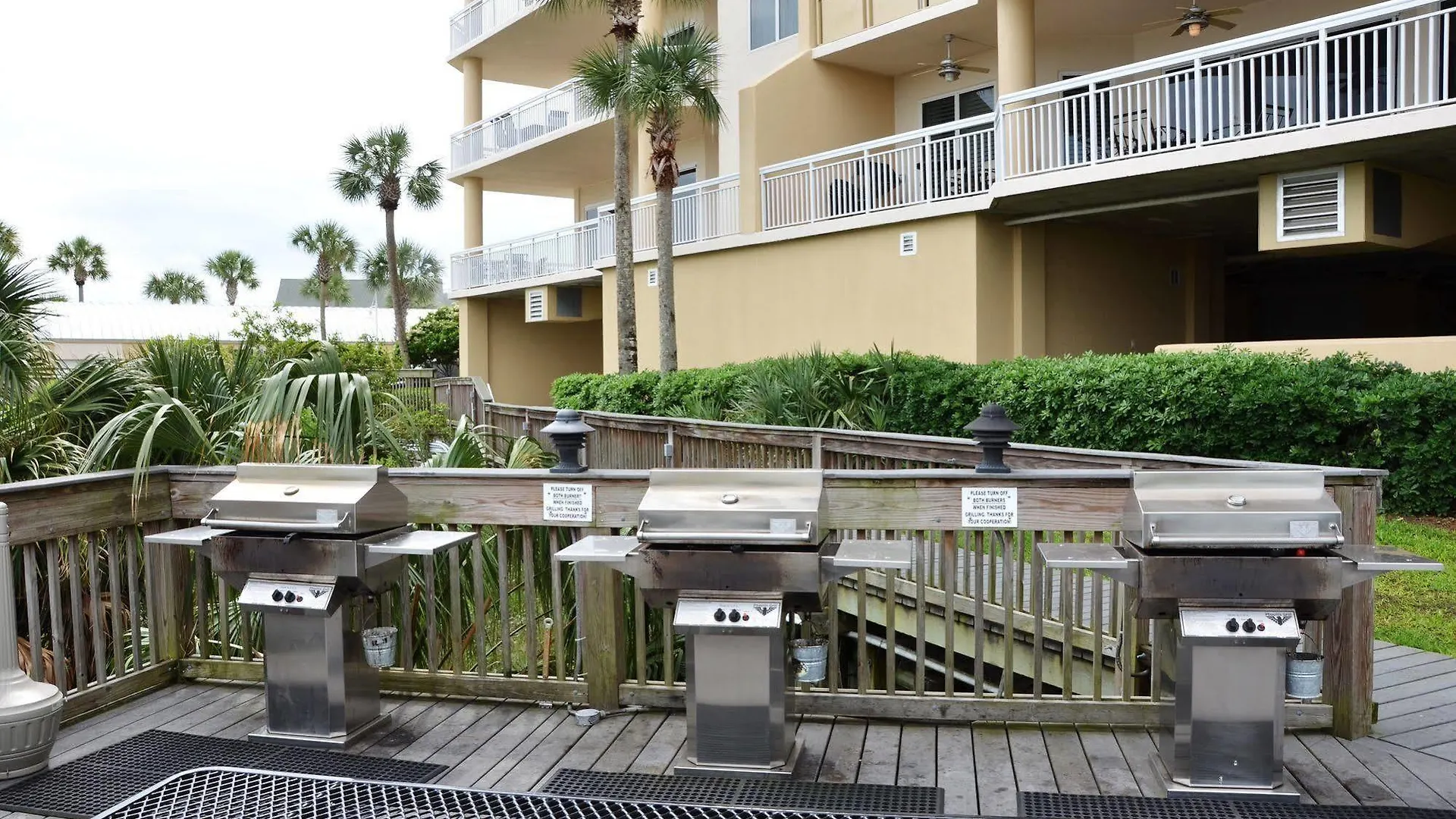 Harbor Landing By Holiday Isle Destin Hotel