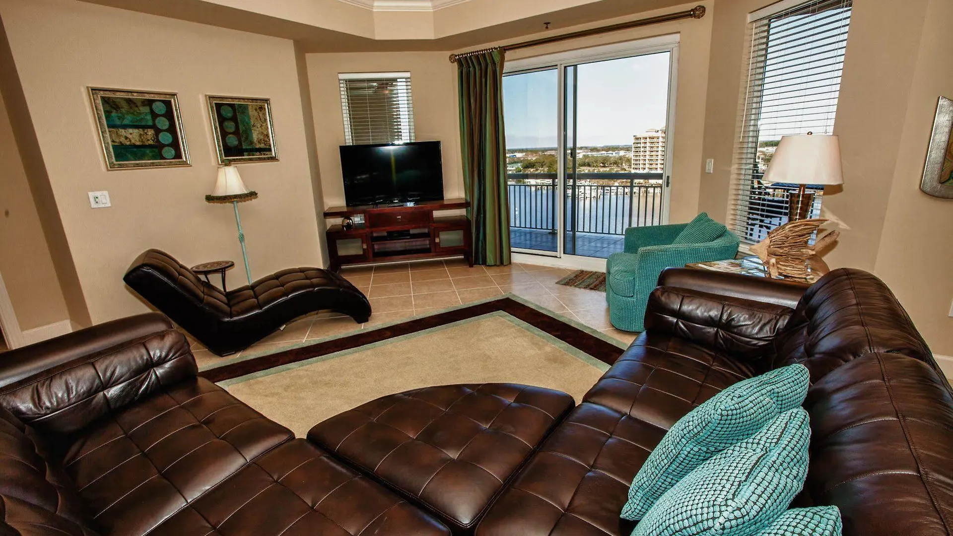 Harbor Landing By Holiday Isle Destin Hotel